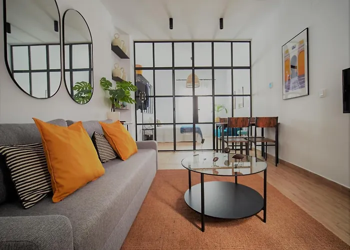 Pelícano Seville Apartments