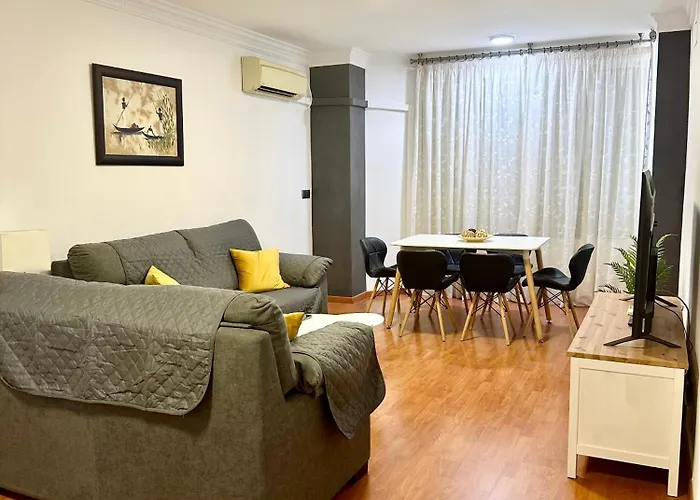10 Minutos Centro Sevilla, Moderno Y Con Parking Gratis