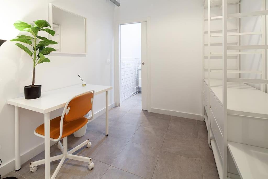 Loft Next To Calle Betis, Area Of Seville-sevillarooms Sevilla
