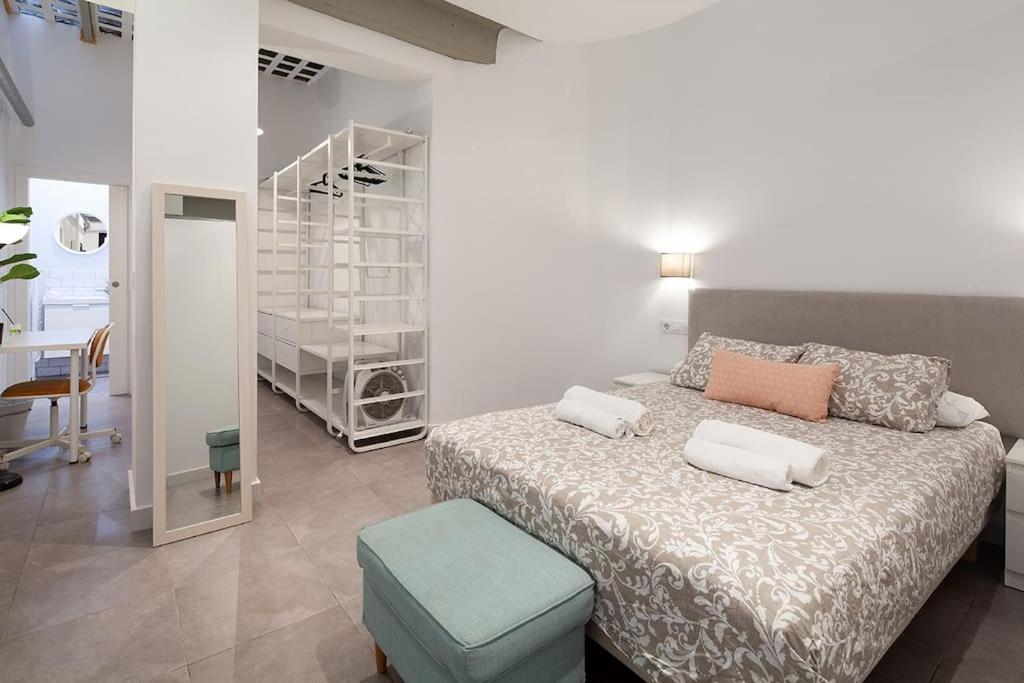 Loft Next To Calle Betis, Area Of Seville-sevillarooms Sevilla
