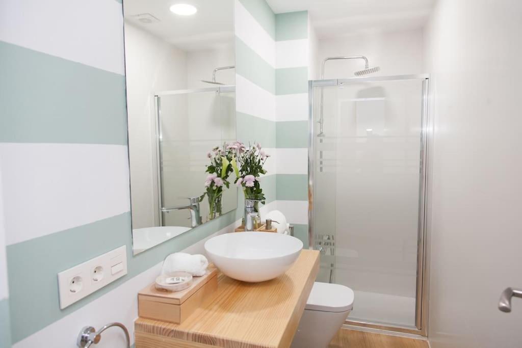 Modern & Apartment. Old Town. Private Parking Apartment Seville