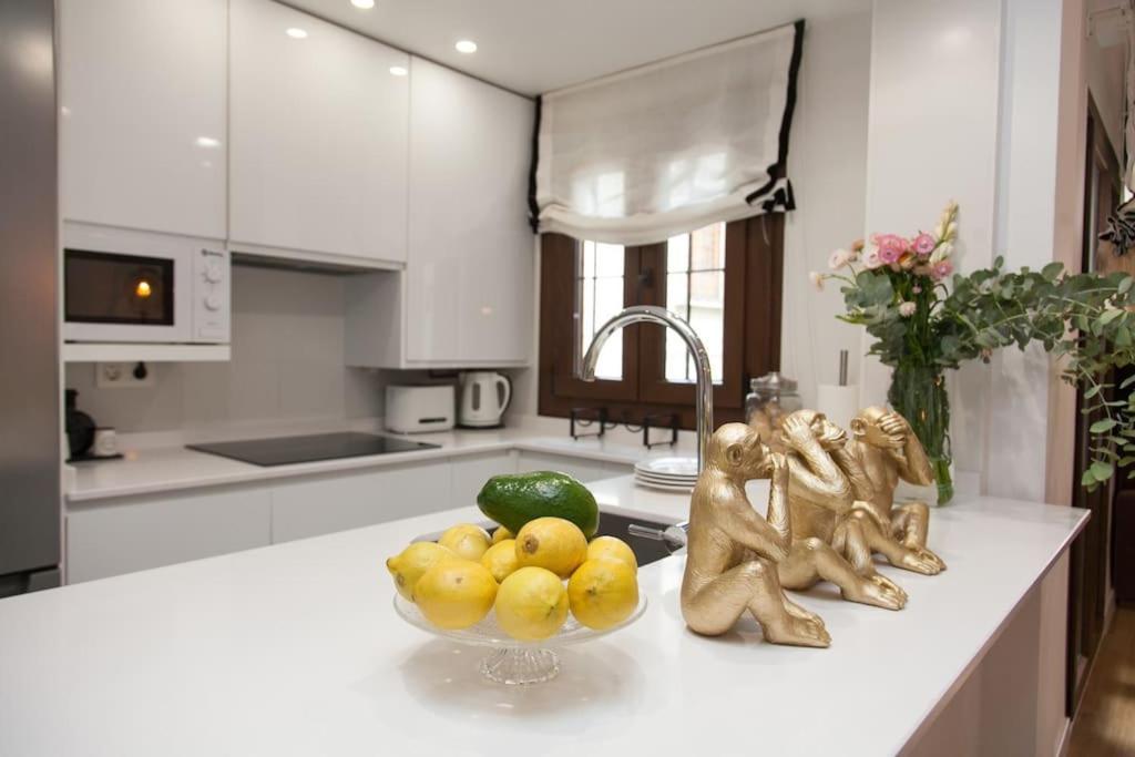 Modern & Apartment. Old Town. Private Parking Seville