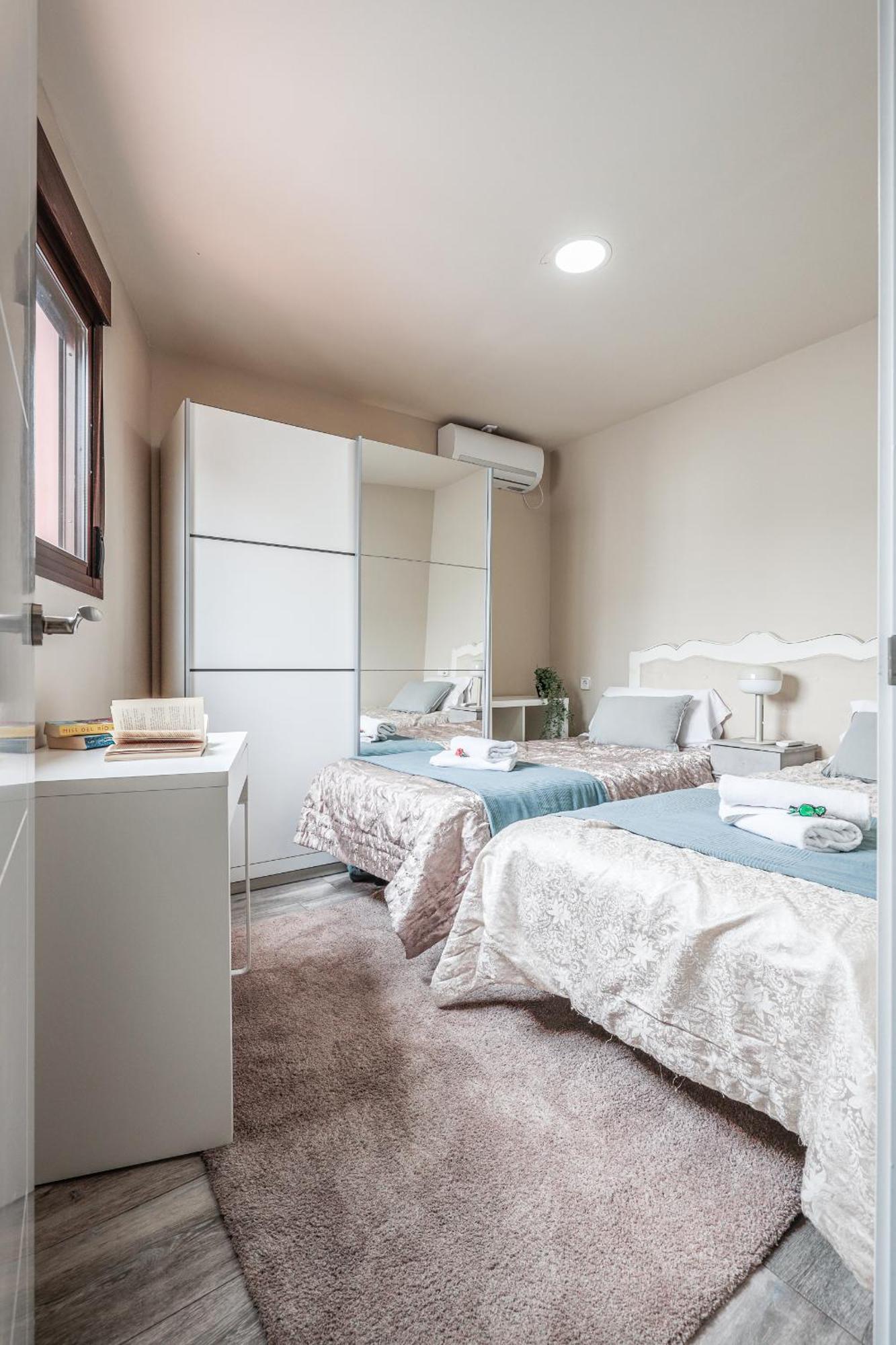 Fantástico ático 2 Hab Y Gran Terraza Privada Apartamento *