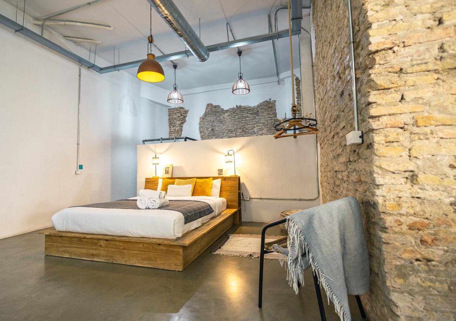 Loft-style Ground Floor Flat Apartment *