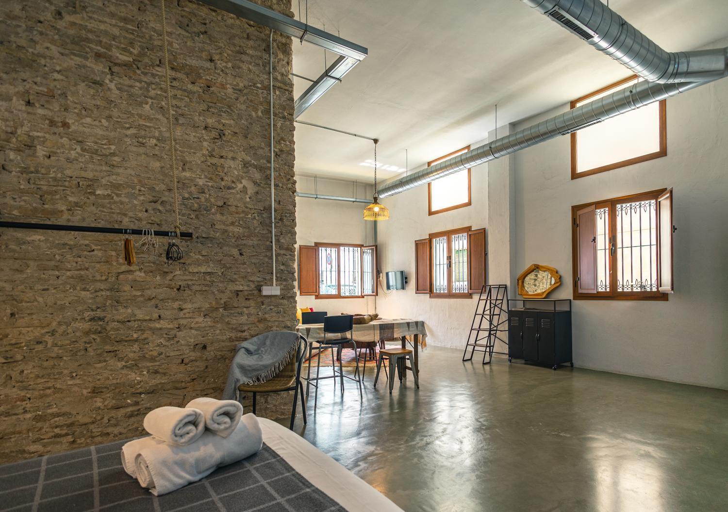 Loft-style Ground Floor Flat *