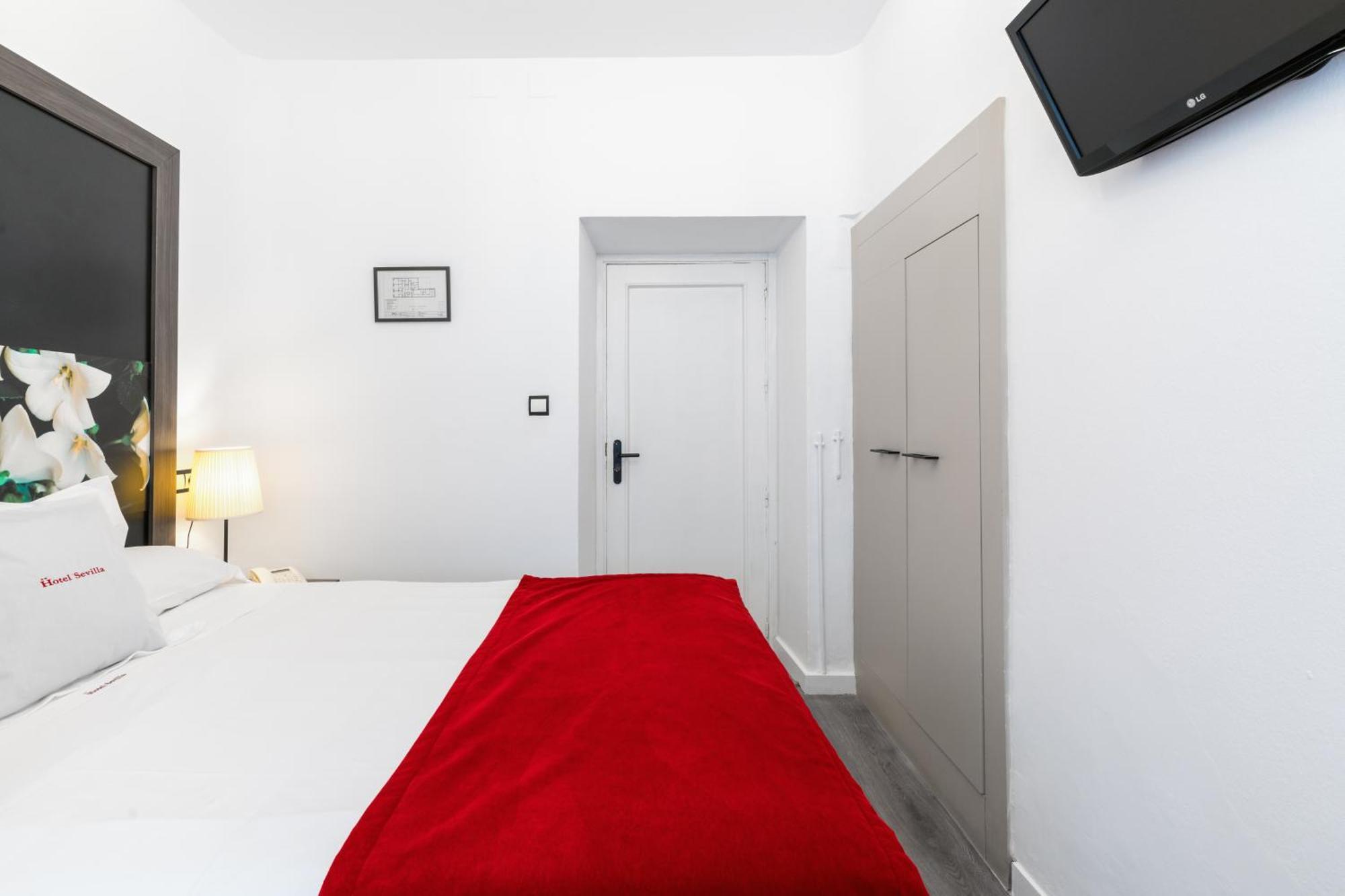 Hotel Sevilla 2* Seville