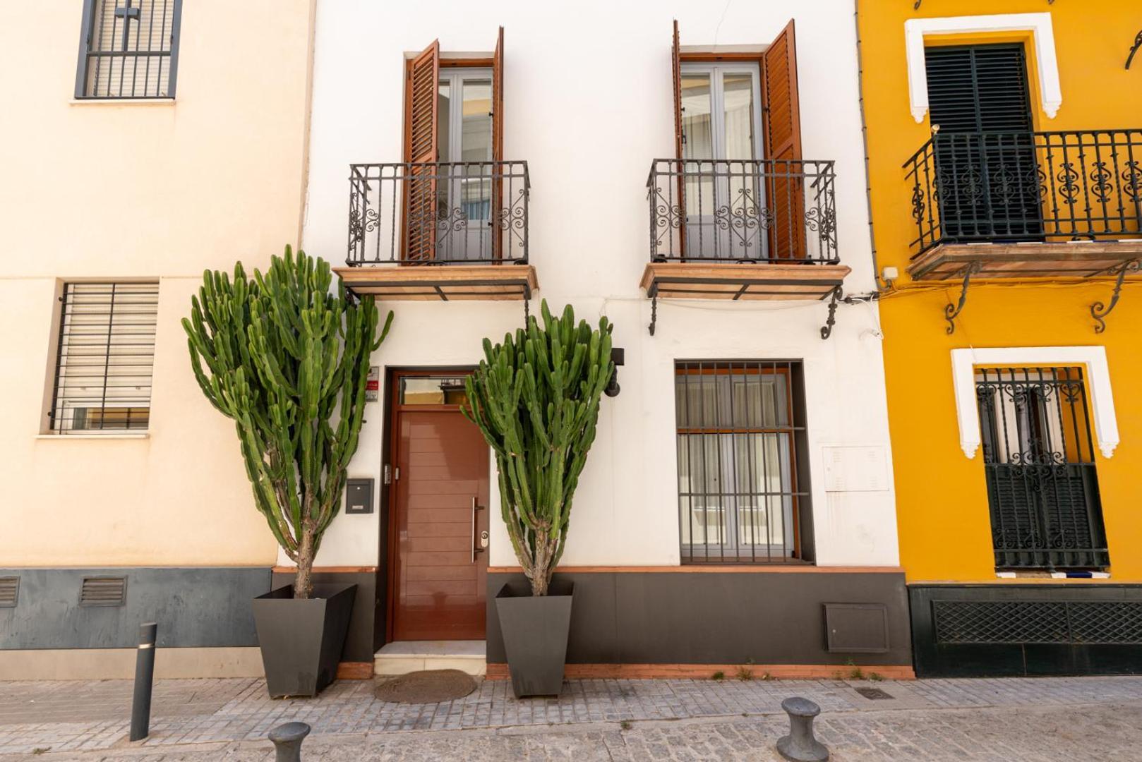 G8 Casa San Bernardo Calle Guadaira Apartamento *