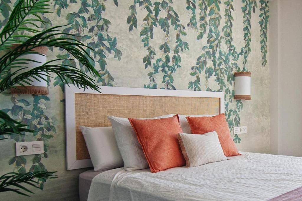 Live Like A Local In Contemporary Duplex Apartamento