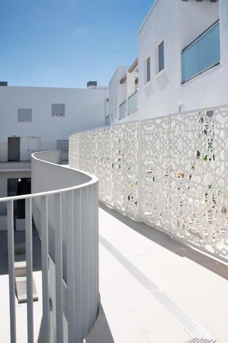 Live Like A Local In Contemporary Duplex Apartamento