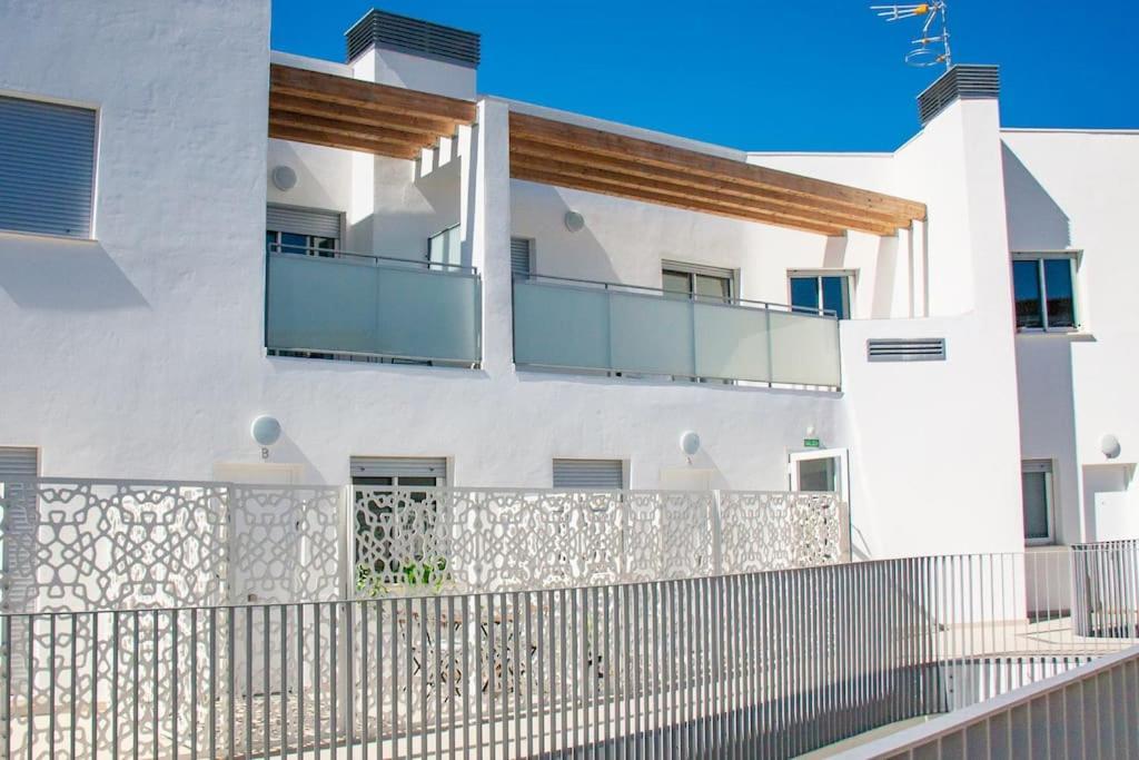 Live Like A Local In Contemporary Duplex Apartamento *