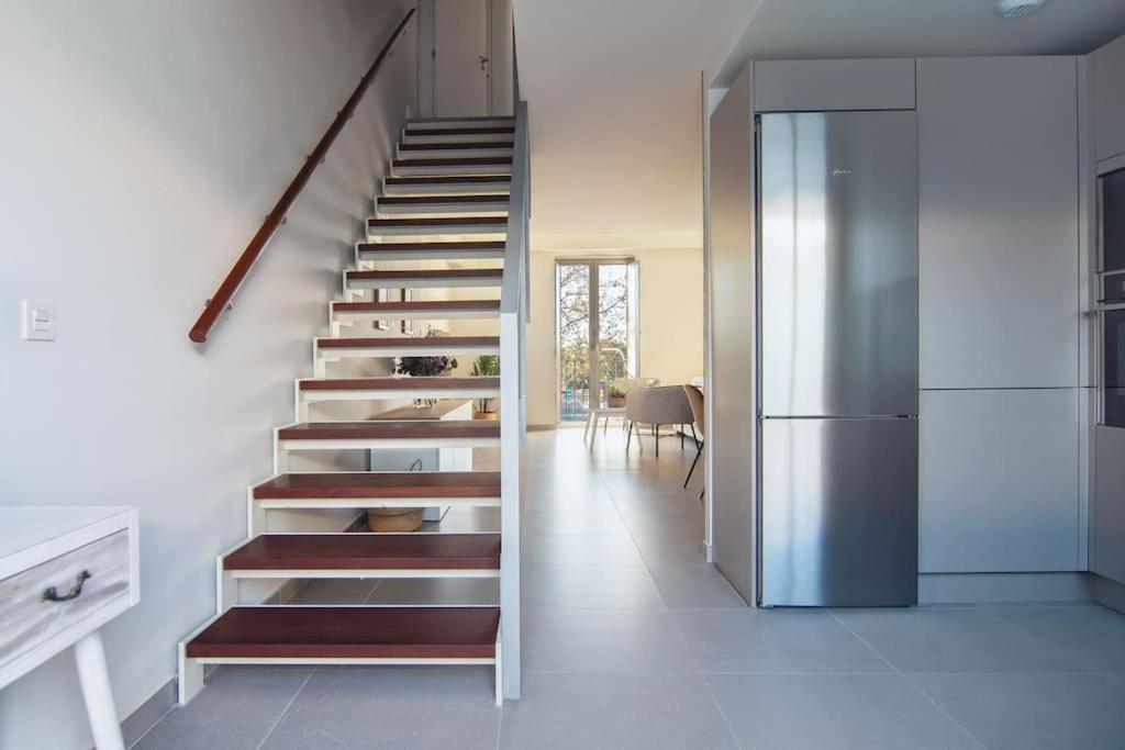 Live Like A Local In Contemporary Duplex Apartamento Sevilla