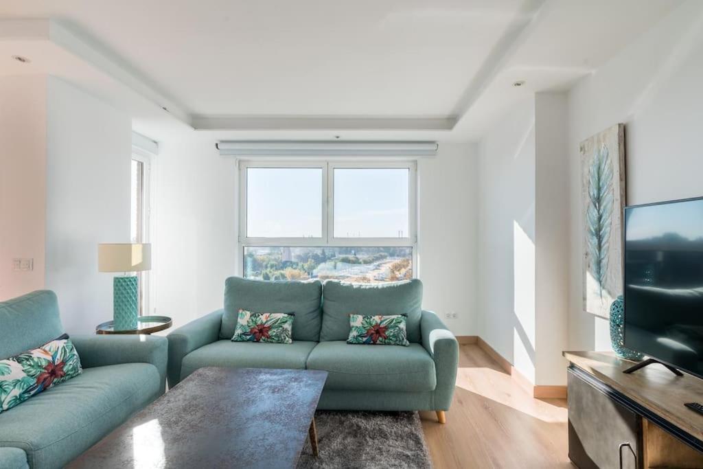 Apartamento Magnifico Atico En Frente De La Feria Sevilla