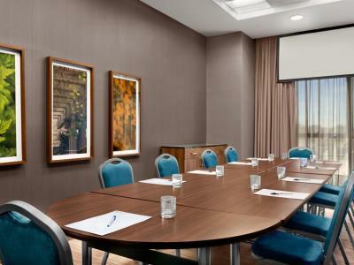Hilton Garden 4*