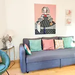 Homeyseville-Luxury Apartment Arenal 6 Pax, Parking Optional