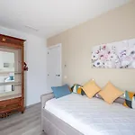 Casa Valentina: Confort y Luz en Sevilla Centro