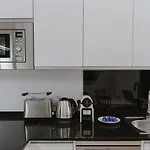 O&L Puñonrostro Bright Minimalist Central Home