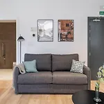 Limehome Sevilla Calle Granada
