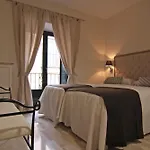 Apartamentos Living Sevilla Centro Maestranza
