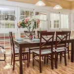 Amazing Apartment In Sevilla With Kitchen