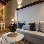 Boutike Apartments