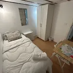 Airbhouse Private Rooms & Apartments