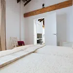 Casa Higuerón