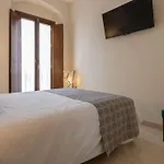 Lumbreras Deluxe Suite by Valcambre