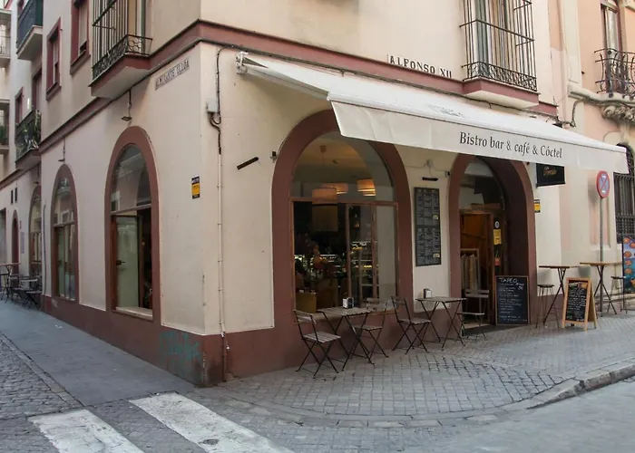 Pikis Apartment Center 1
