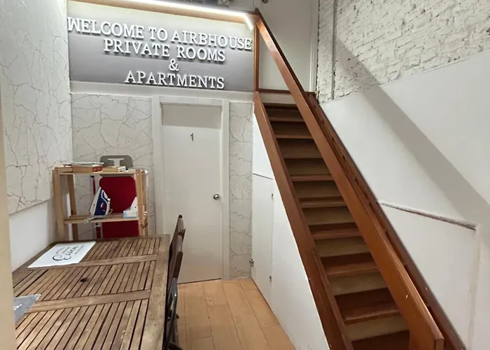 Airbhouse Private Rooms & Apartments