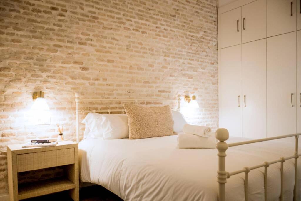 Fantastico Recien Renovado Con Piscina En La Azotea, Dos Y Aparcamiento Gratuito En La Calle. Apartamento