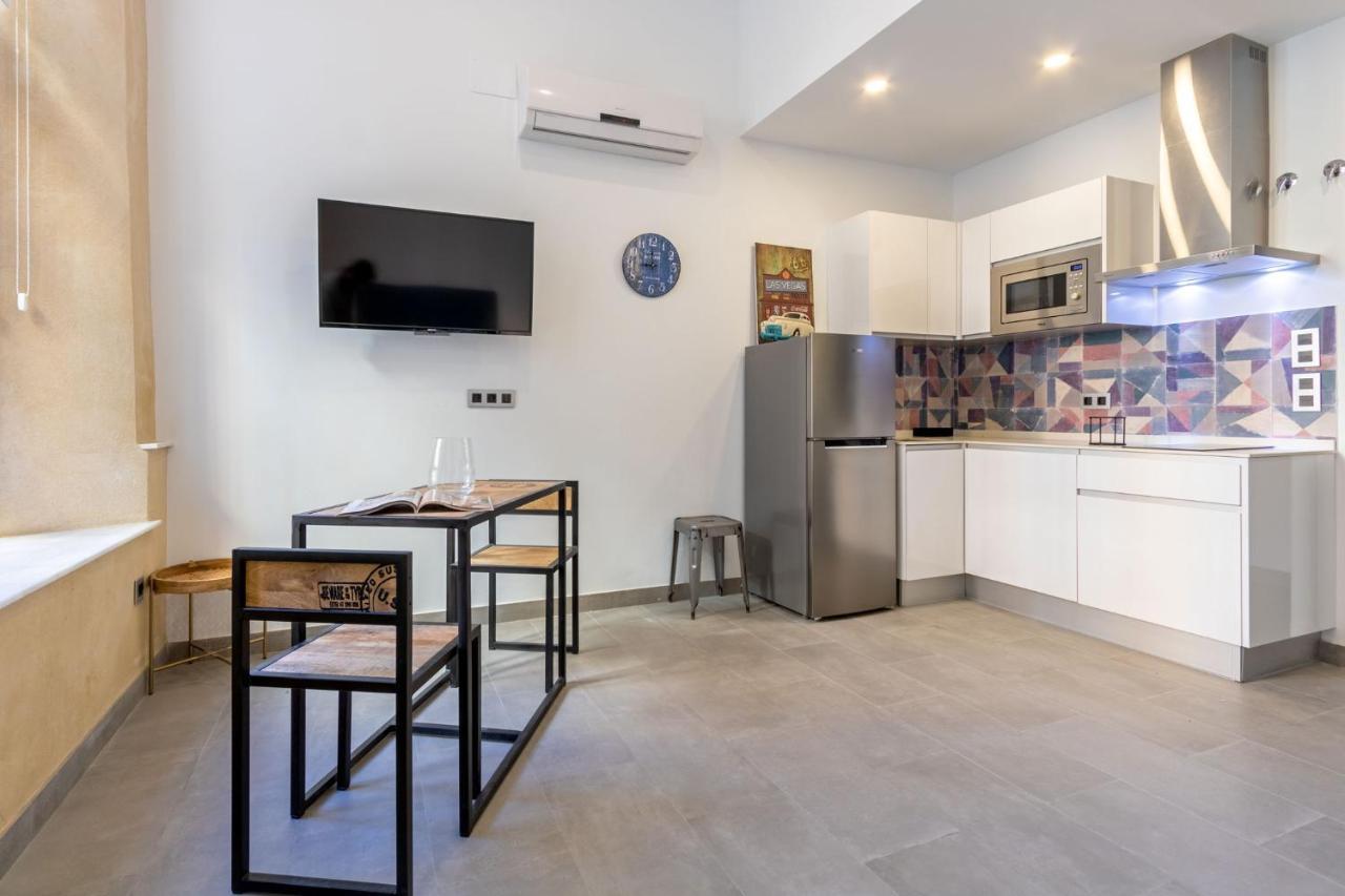 Nine O Clock San Agustin Apartment *