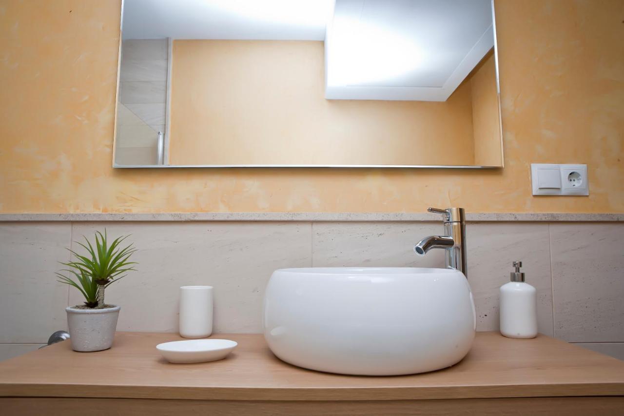 Luz Y Tranquilidad En El Casco Histórico - Parking Gratis Apartamento