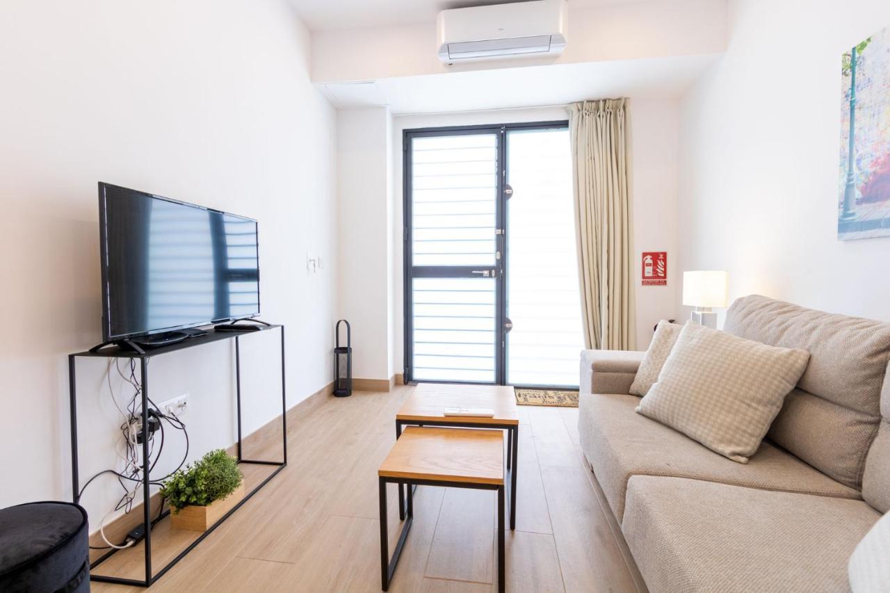 Nine O'clock Metrosol Apartment Seville