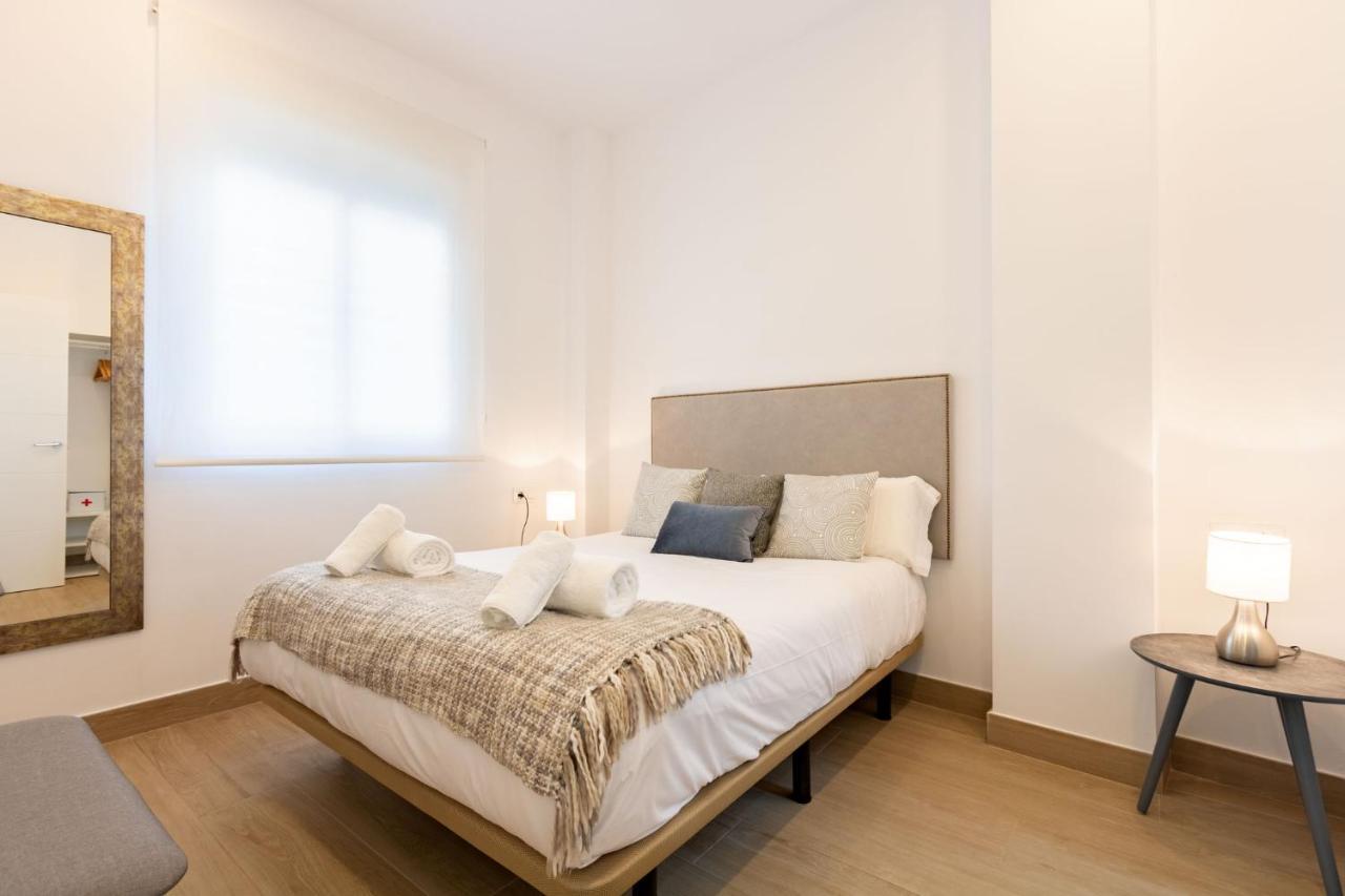 Nine O'clock Metrosol Apartment Seville