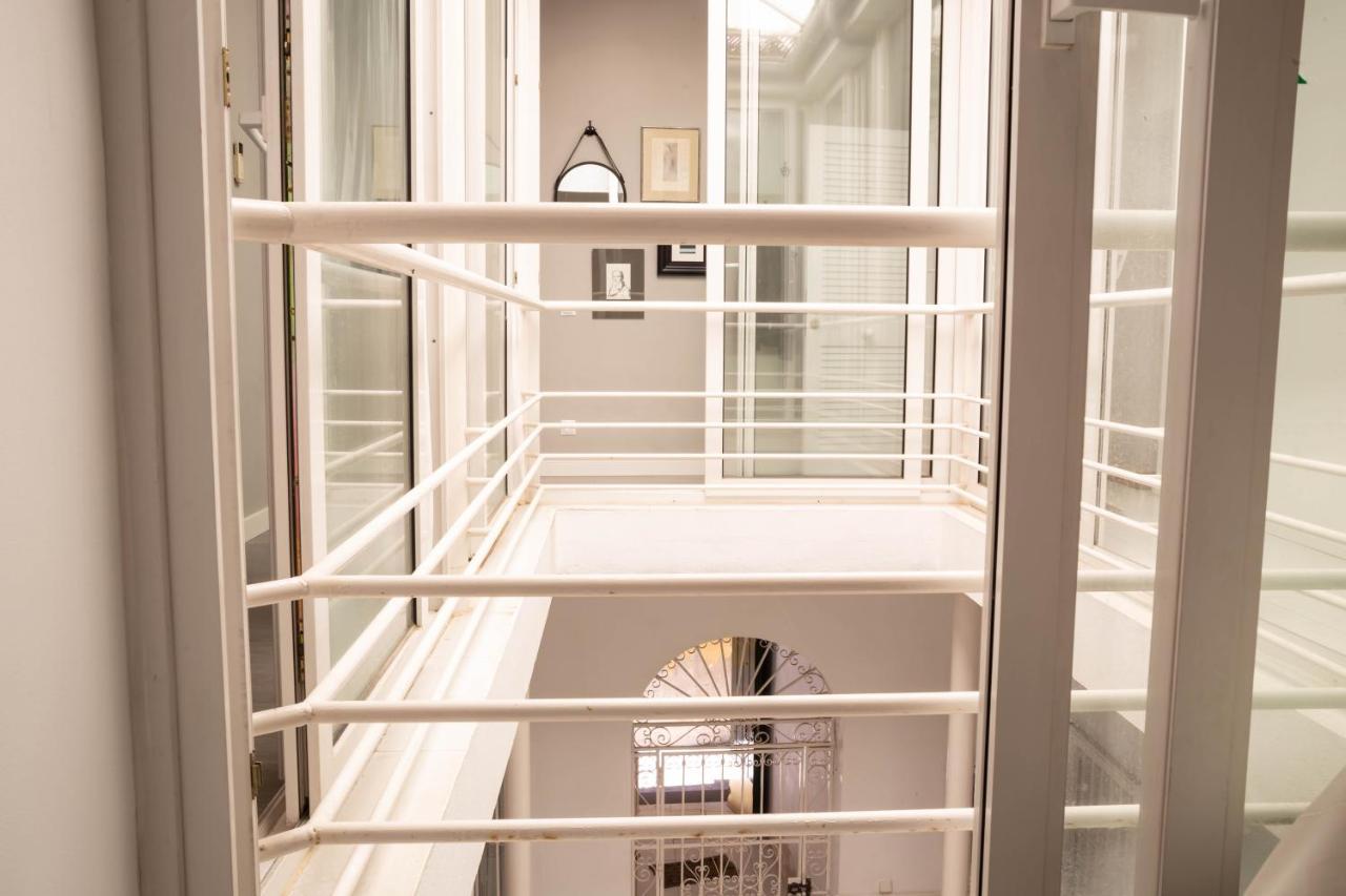 Behouse Santa Cruz Seville