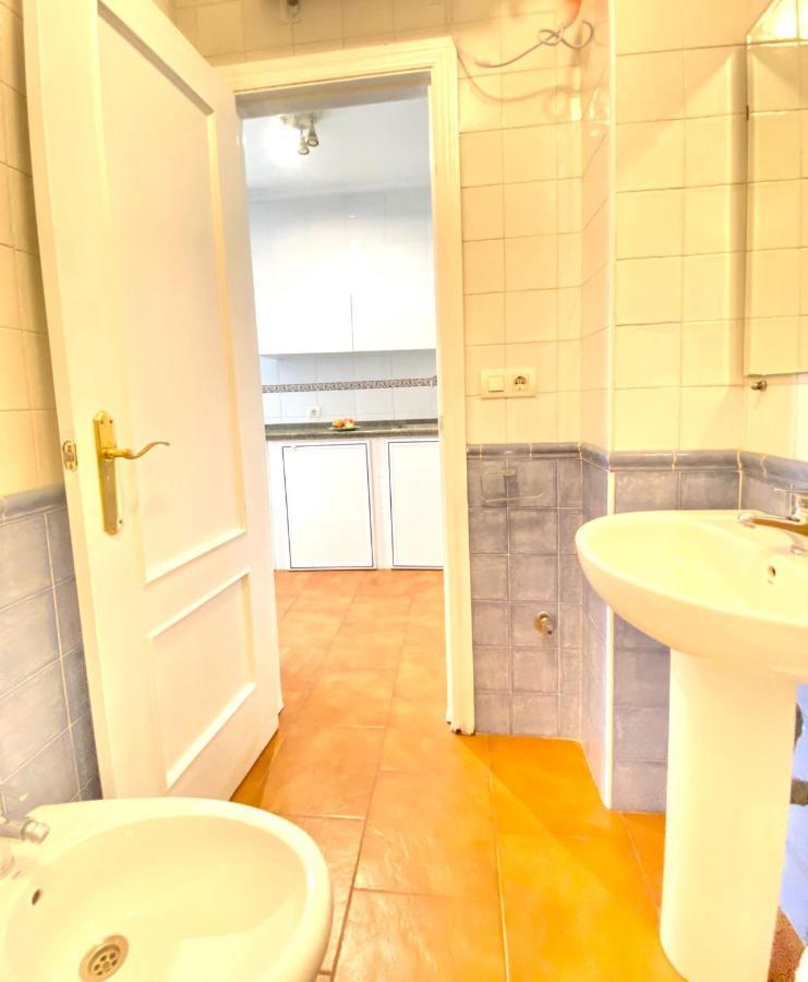 Comfortable Old Town, Parking Optional Apartamento