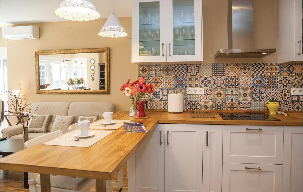 Amazing In With Kitchen *