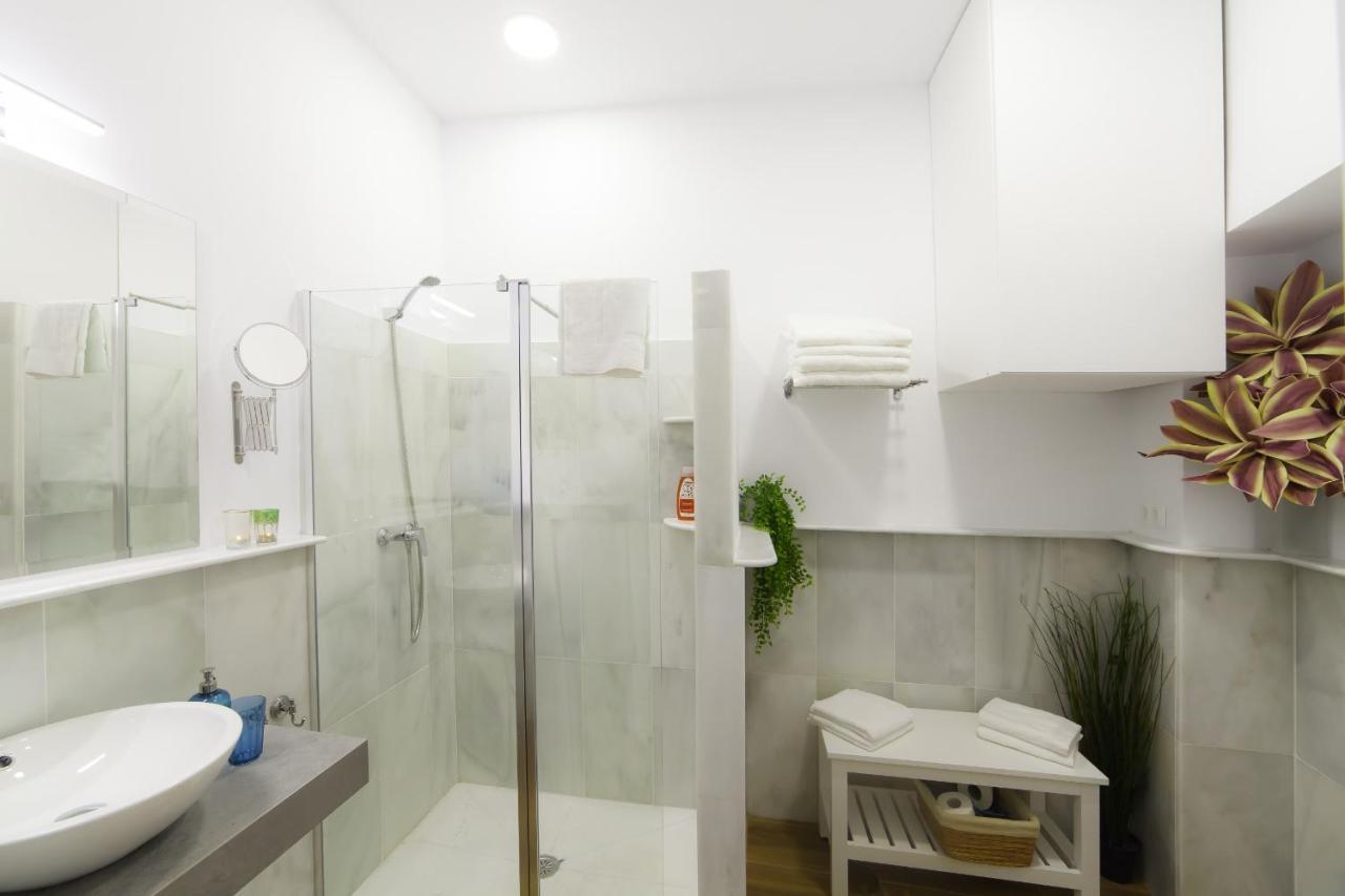 Green-apartments Mansion Blue Catedral *