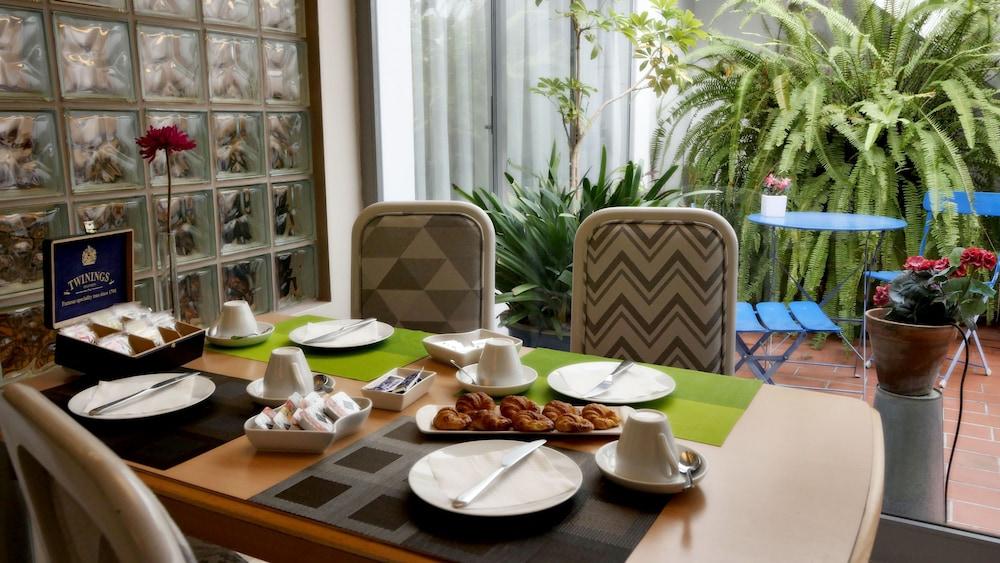 Colectia Hotel Santa Lucia Hotel Seville