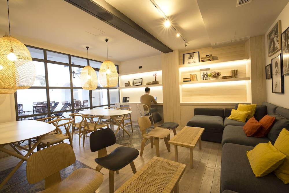 Hostal U-sense For Sevilla
