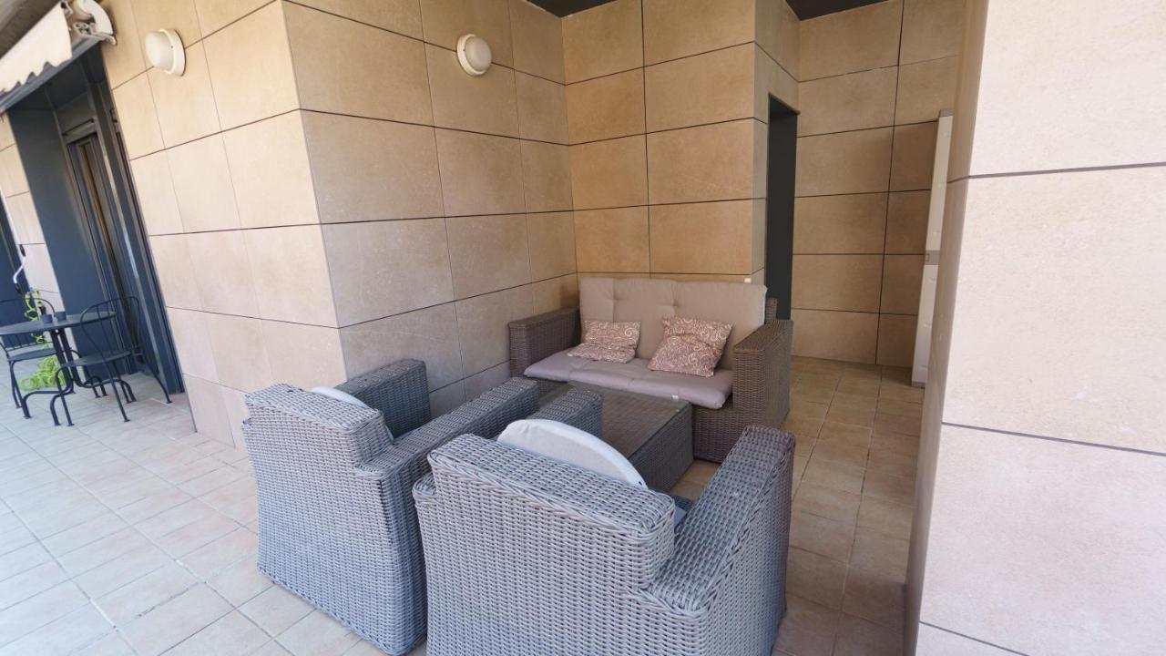 Rentalsevilla Coqueto Apartamento Con Terraza Privada Seville