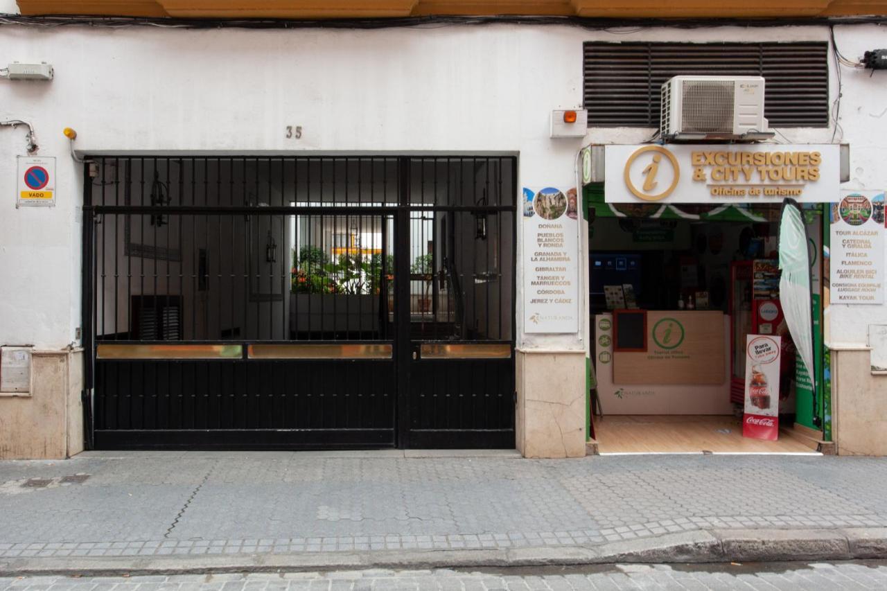 Pikis Center 1 Apartment Seville