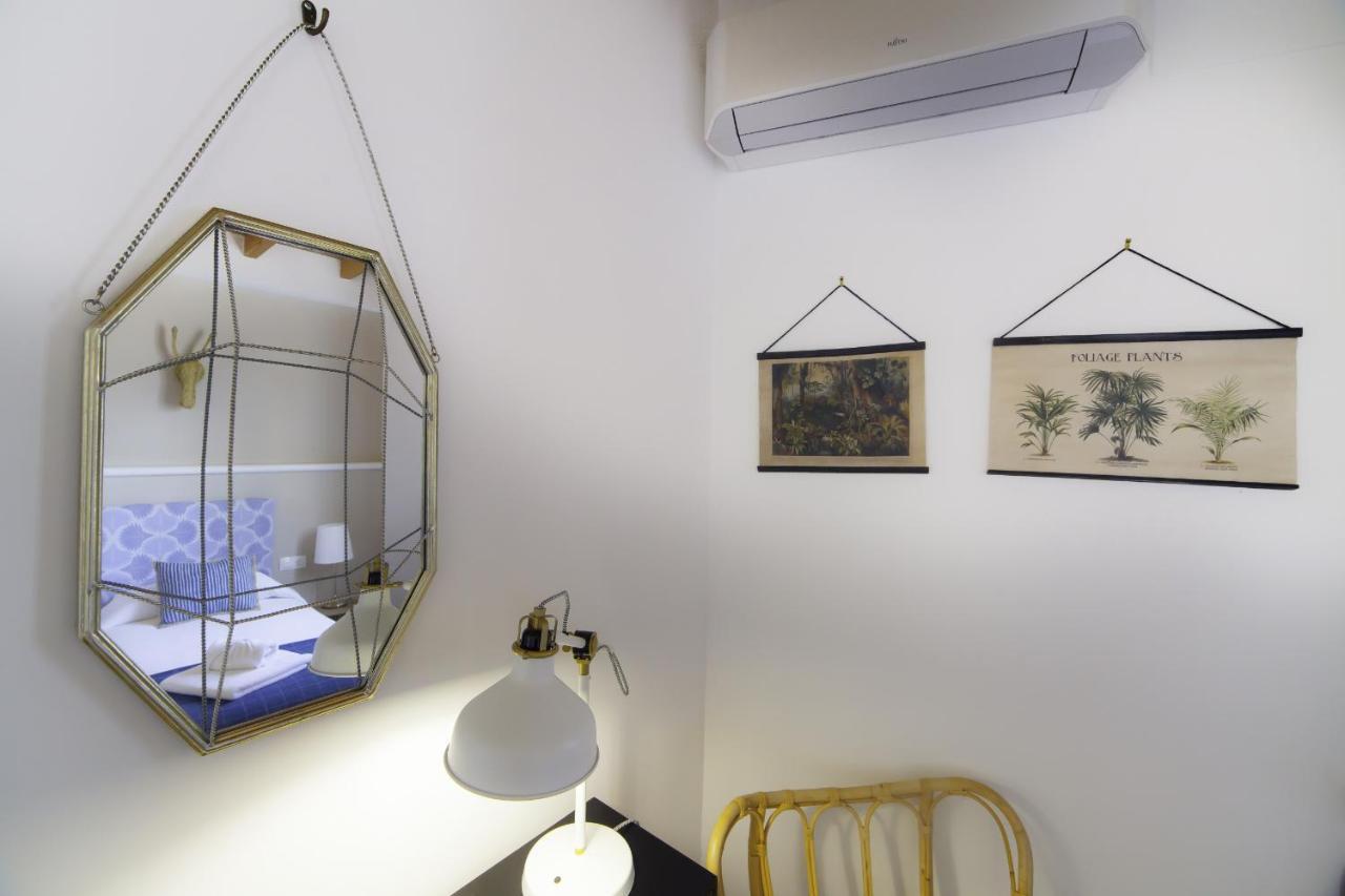 Green-apartments Mansion Blue Catedral Seville