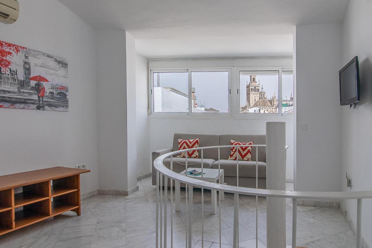 Reservaloen Mariano De Cavia Sevilla