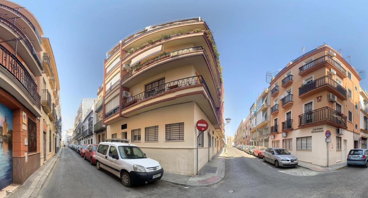 Nine O'clock Metrosol Apartment Seville