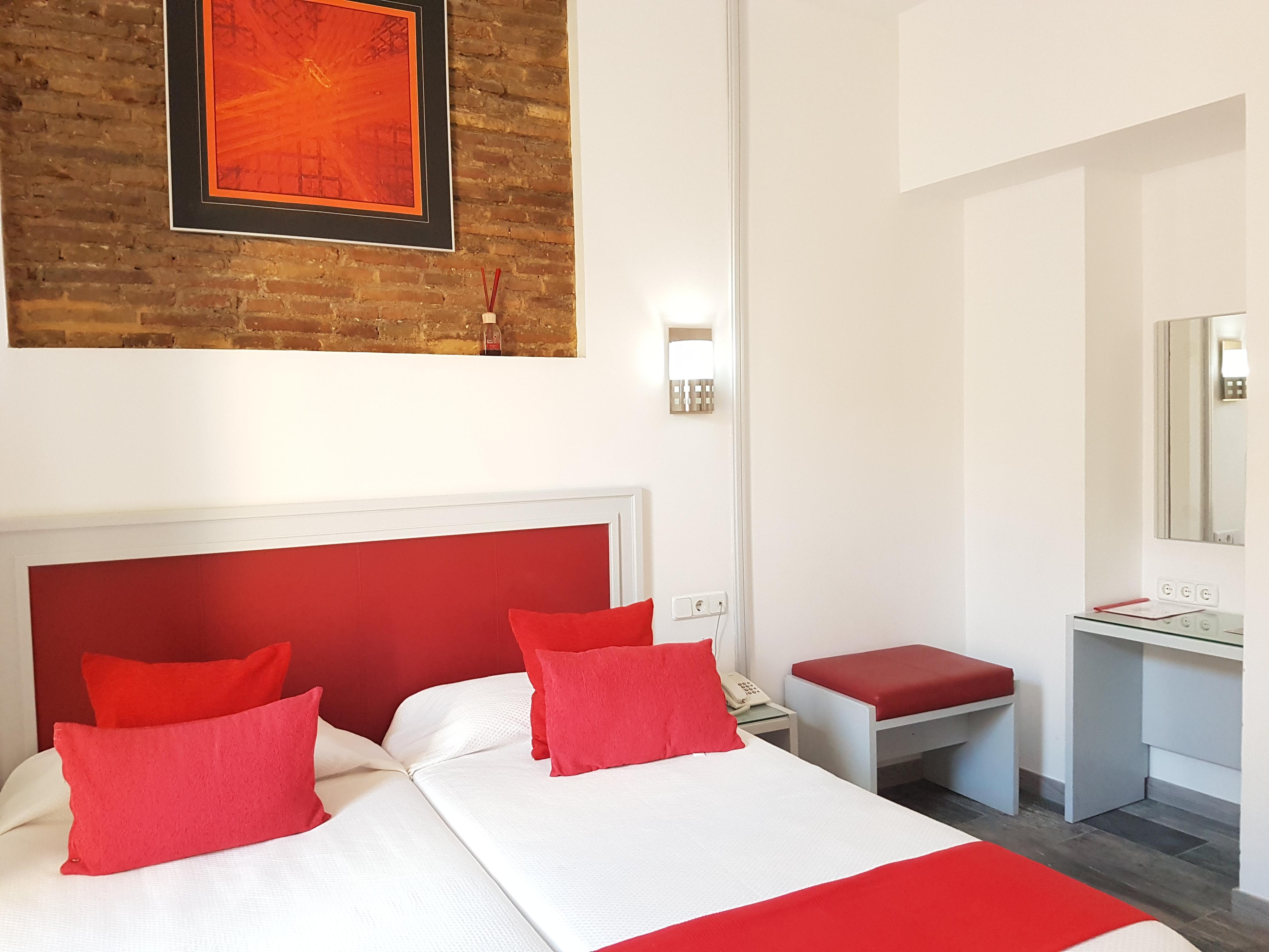 Y Doña Lola Hotel 2*