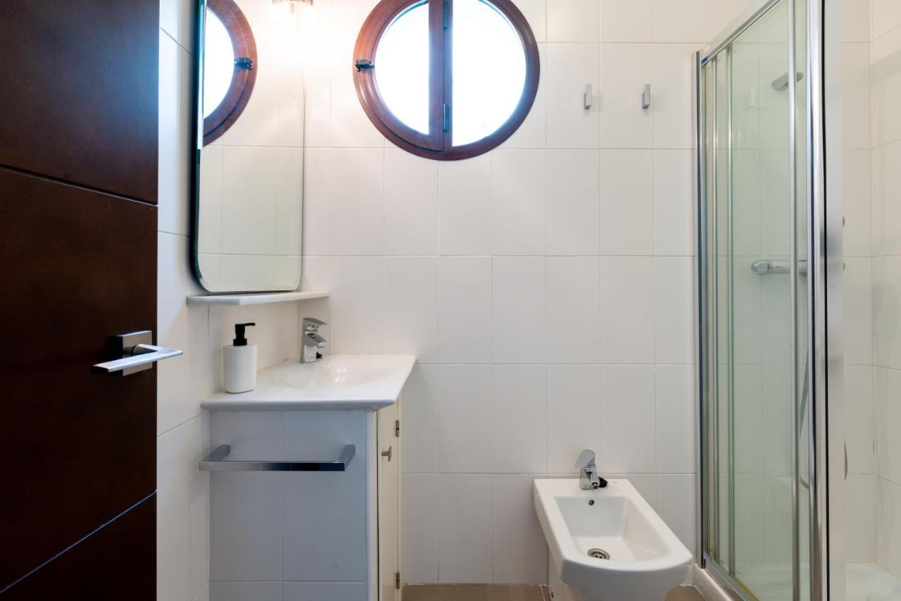 Holi-rent Cuna * Sevilla