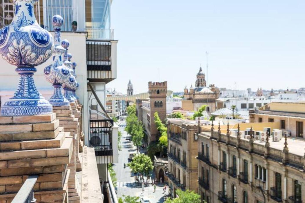 Deluxe * Sevilla