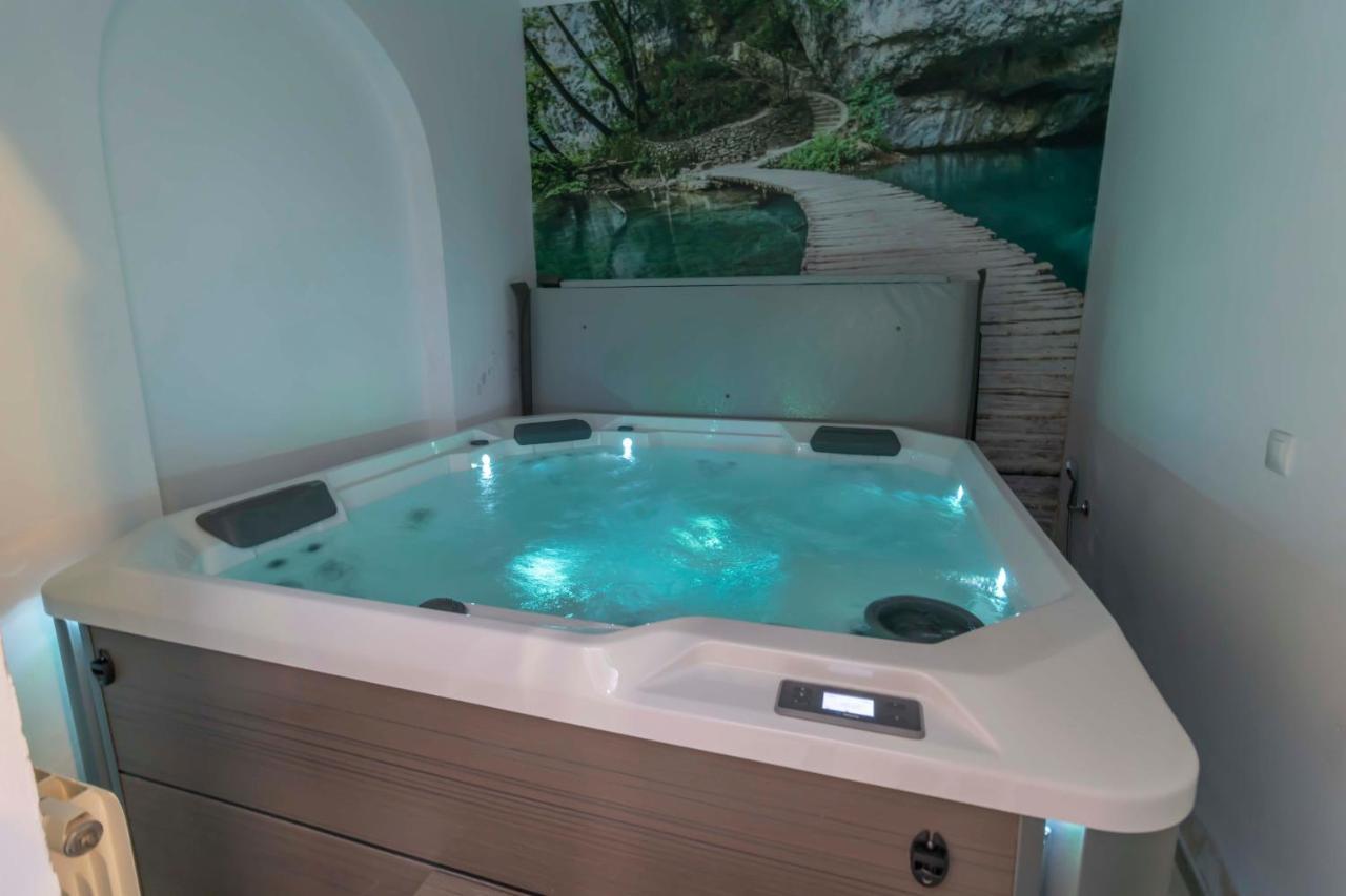 House -rooftop&jacuzzi -stayinseville Seville
