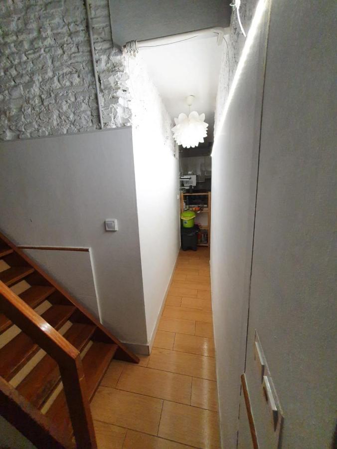 Airbhouse Private & Sevilla